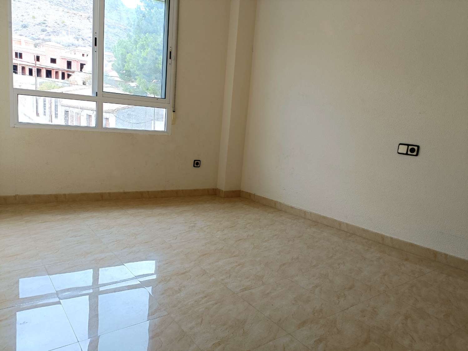 LARGE APARTMENT IN PORTMAN WITH GARAGE AND STORAGE ROOM