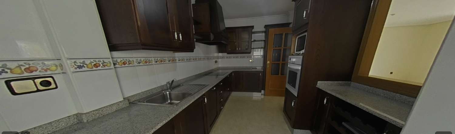 LARGE APARTMENT IN PORTMAN WITH GARAGE AND STORAGE ROOM