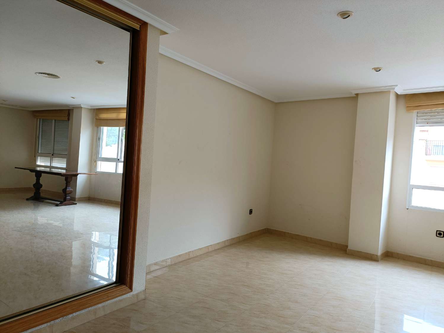 LARGE APARTMENT IN PORTMAN WITH GARAGE AND STORAGE ROOM